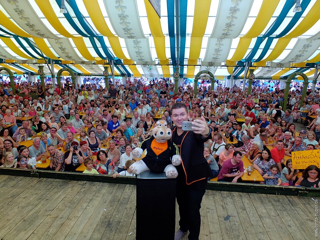 Sebastian Reich und Nilpferddame Amanda zu Gast auf der Lohrer Spessartfestwoche..