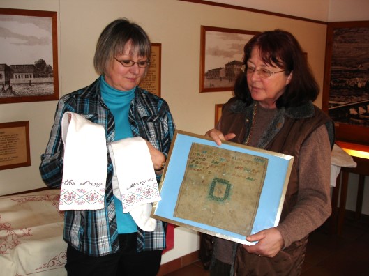 Foto: Links: Runhild Laubmann, Mitglied des Stadtrates Hof