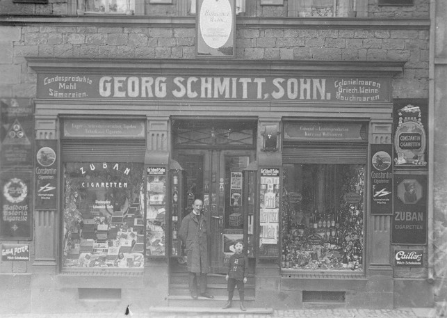 Vater und Sohn Schmitt vor der Jahrhundertwende