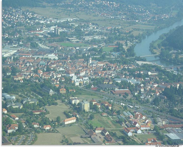 Blick auf die Lohrer Altstadt von Wombach aus