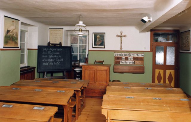 Klassenzimmer um 1910 - Untertanenerziehung in der Kaiserzeit