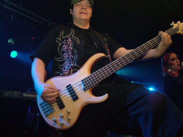 amberian_dawn007.jpg
