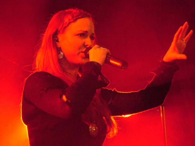 amberian_dawn012.jpg