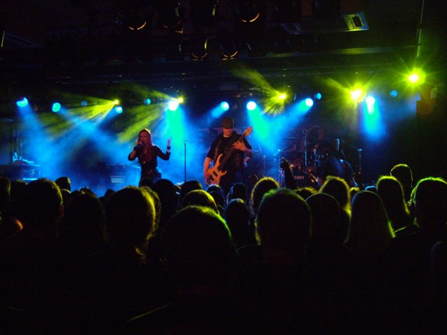 amberian_dawn019.jpg