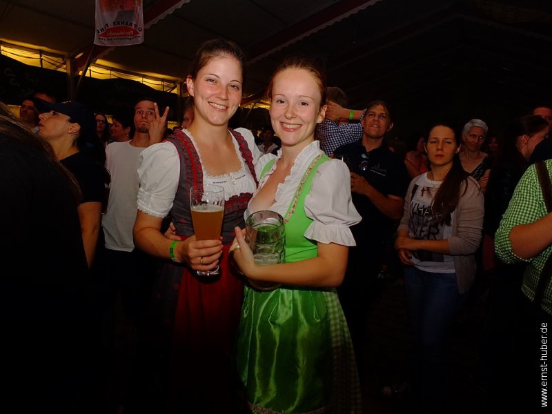 barbedwire2015__512.jpg