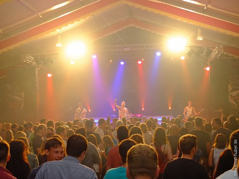 barbedwire2015__646.jpg