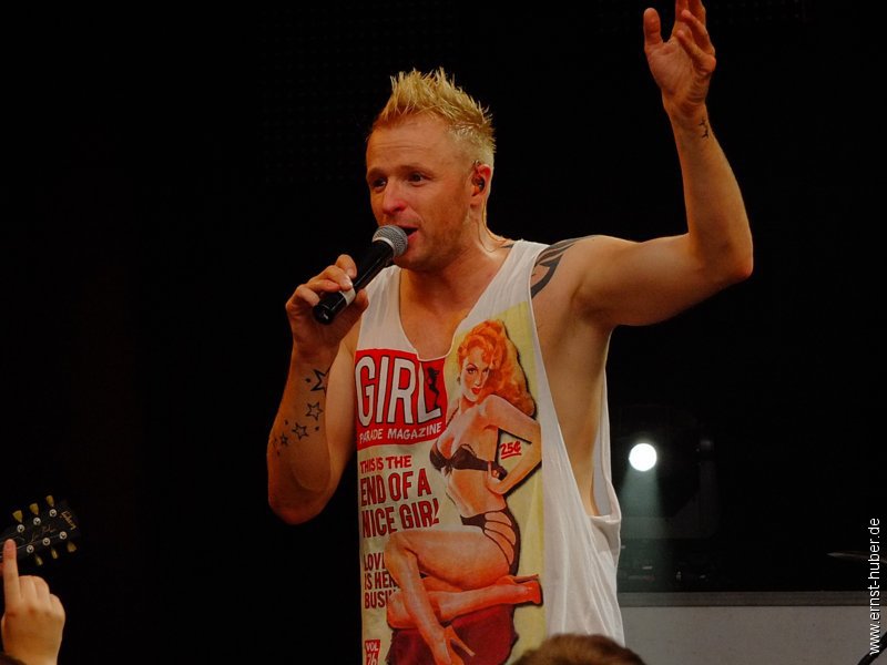 barbedwire2015__652.jpg