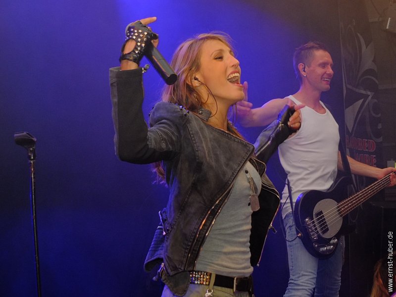barbedwire2015__670.jpg