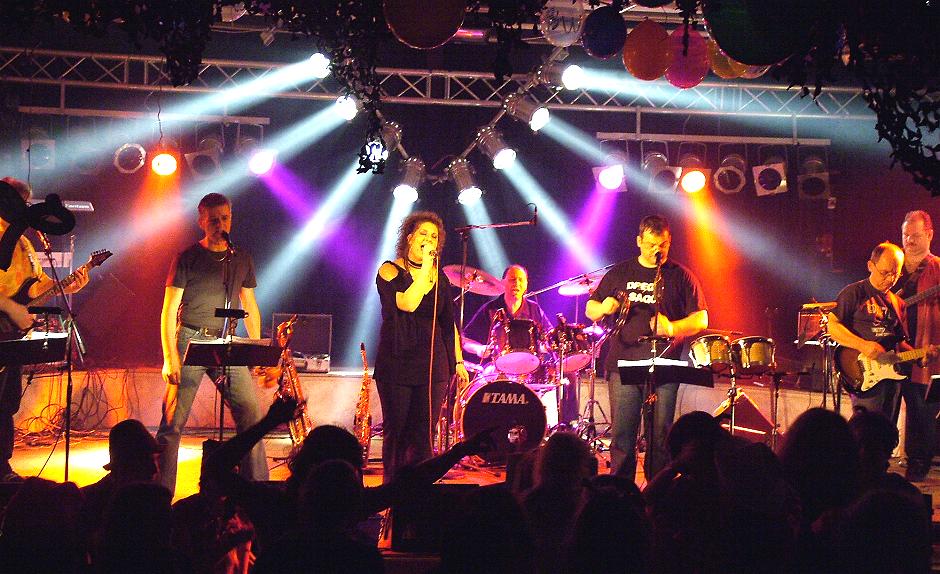 Die Band New Choice in Action