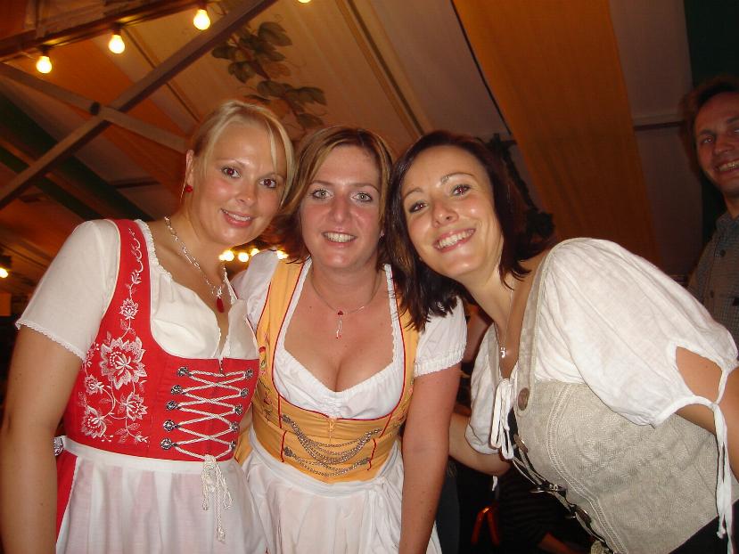 3 Dirndl auf der 62.Lohrer Spessartfestwoche 2007