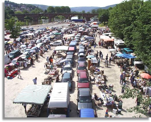 Flohmarkt an der Lohrer Mainlände