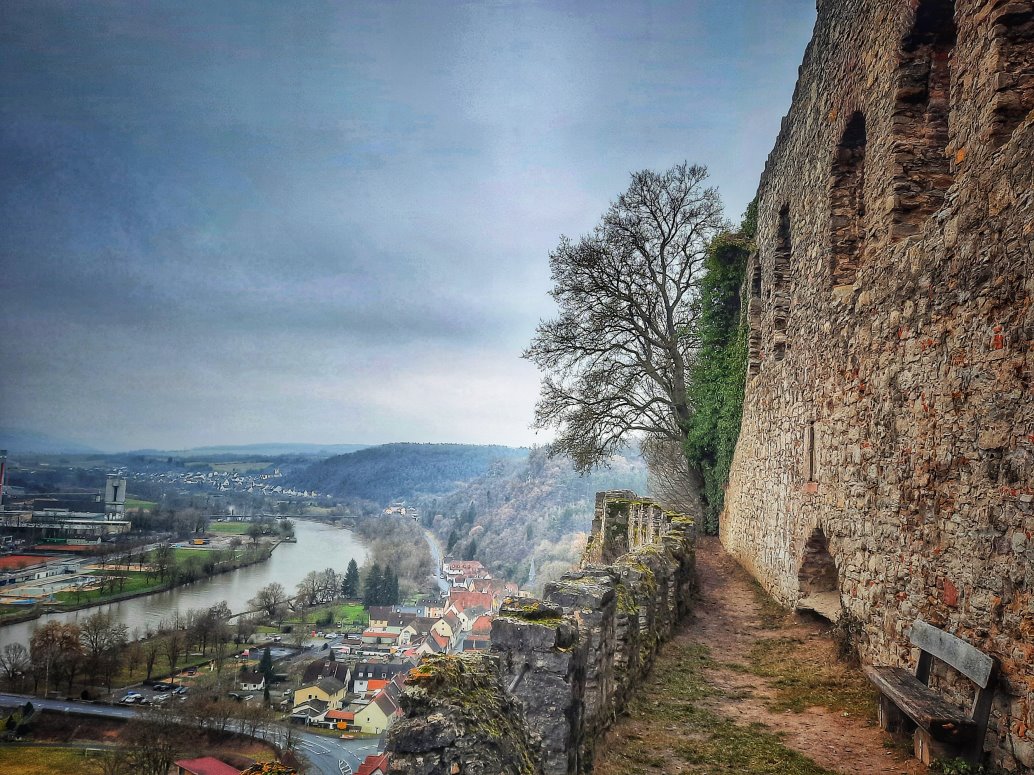 Blick von der Burgruine Karlsburg