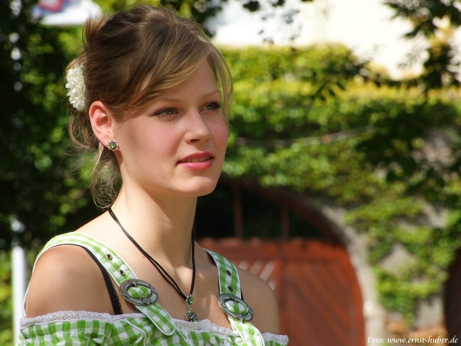 Miss Spessart Kristin Hoppe bei der Trachtenmodenschau in Arnstein