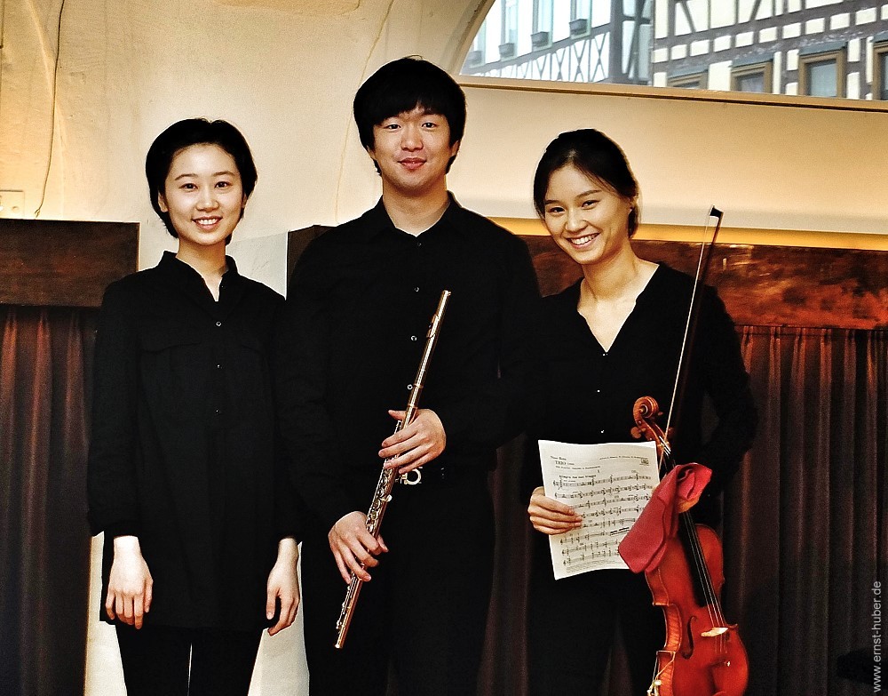 Trio für Flöte, Violine und Klavier