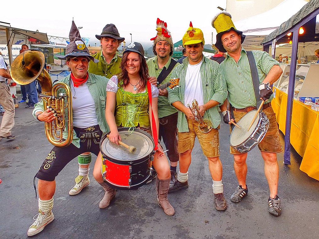 Die Partyband Members beim Getrnke Pohl Hoffest 2014 in Lohr a. Main