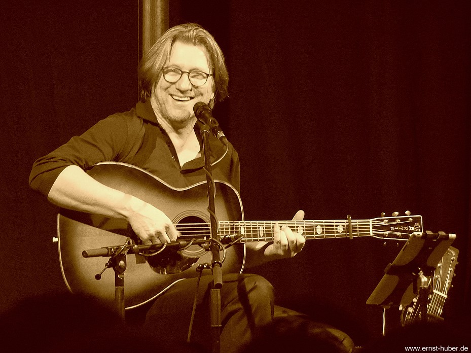 Michael Fitz mit seinem neuen Soloprogramm Erfolg in Lohr a. Main