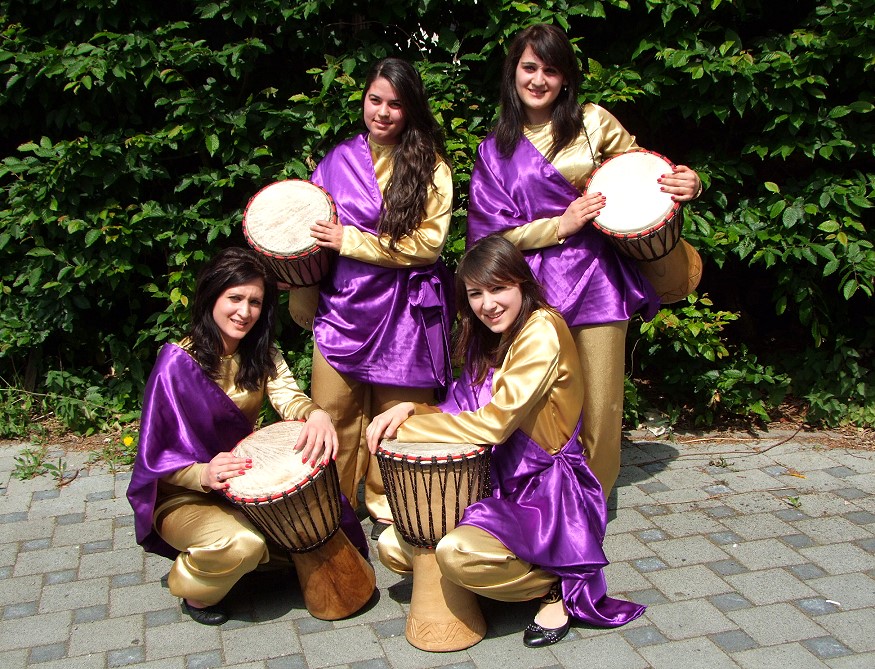 Die Tanzgruppe Sendal beim Türkischen Kulturfest in Lohr a. Main