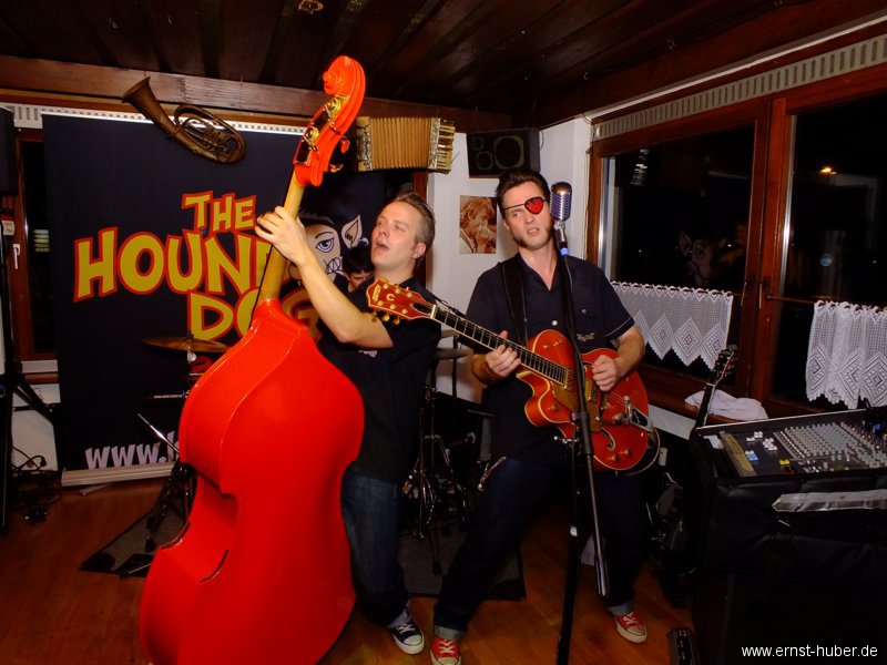 hounddogs_093.jpg
