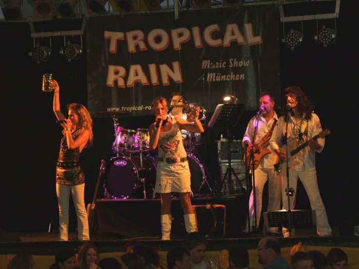 tropicalrain_073.jpg
