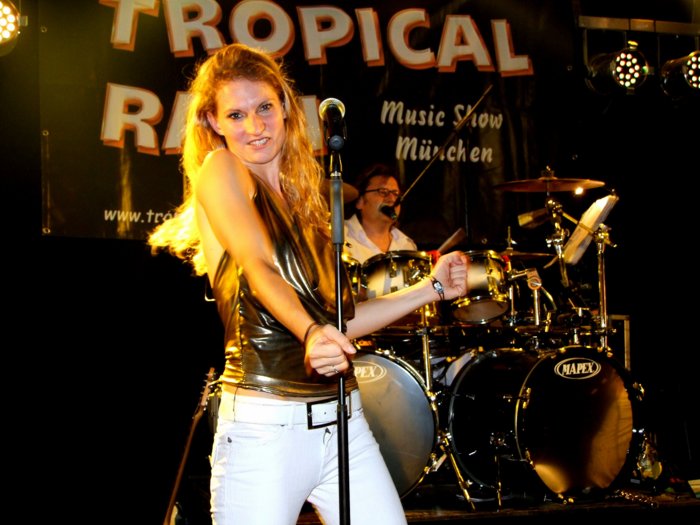 tropicalrain_174.jpg