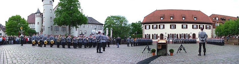 Feierliches Gelöbnis auf dem Schlossplatz in Lohr a. Main