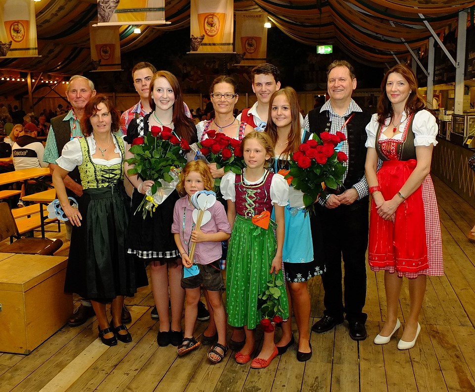 Wahl des süßesten Dirndl und der knackigsten Lederhose auf dem Heimatfest 2013 in Gemünden am Main