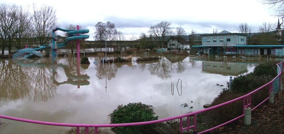 Das Freischwimmbad in Lohr a. Main am 15. Januar 2011