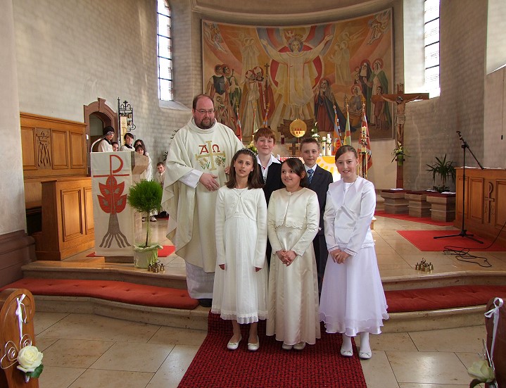 Die Kommunionkinder 2010 aus Lohr Sackenbach