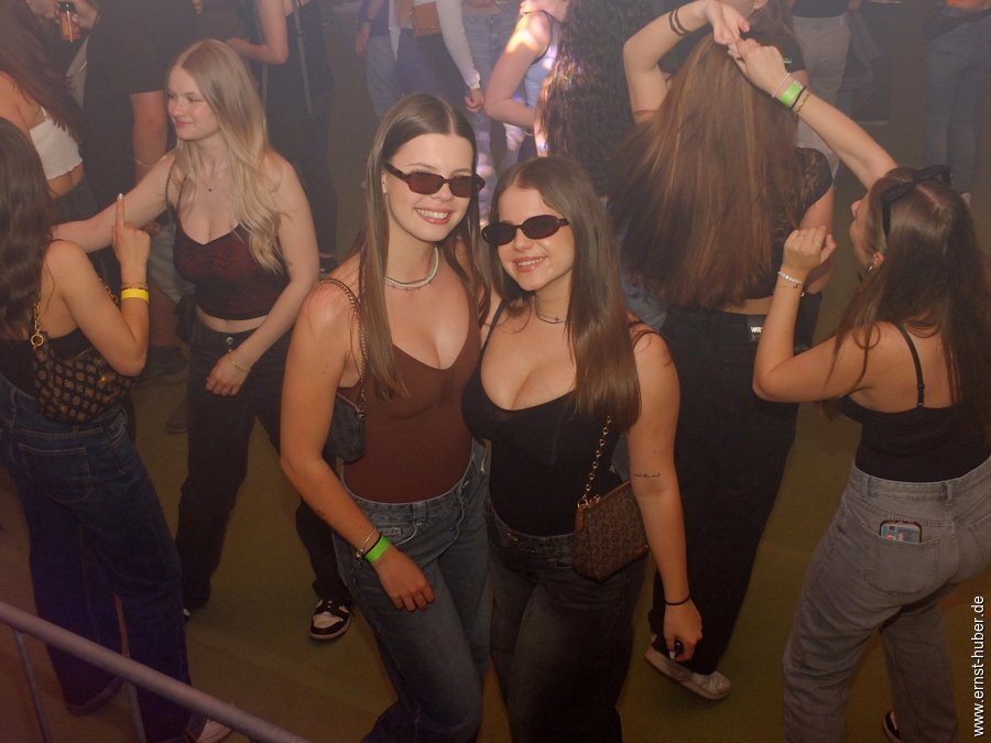 neonparty2025-___008.jpg