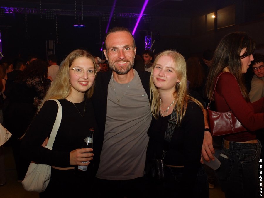 neonparty2025-___061.jpg
