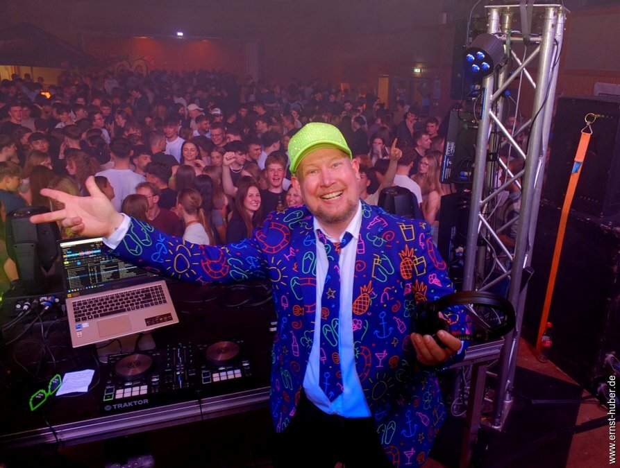neonparty2025-___085.jpg