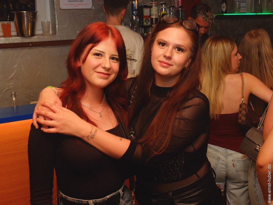 neonparty2025-___089.jpg