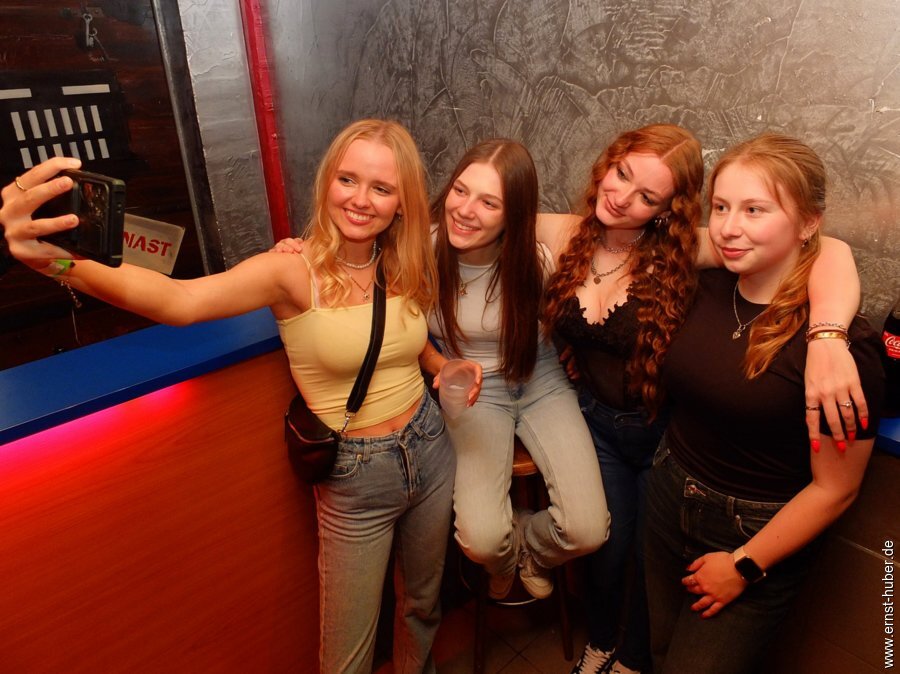 neonparty2025-___122.jpg