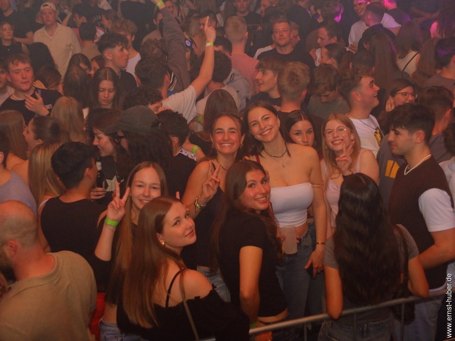 neonparty2025-___129.jpg