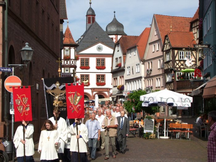 rochus_220.jpg