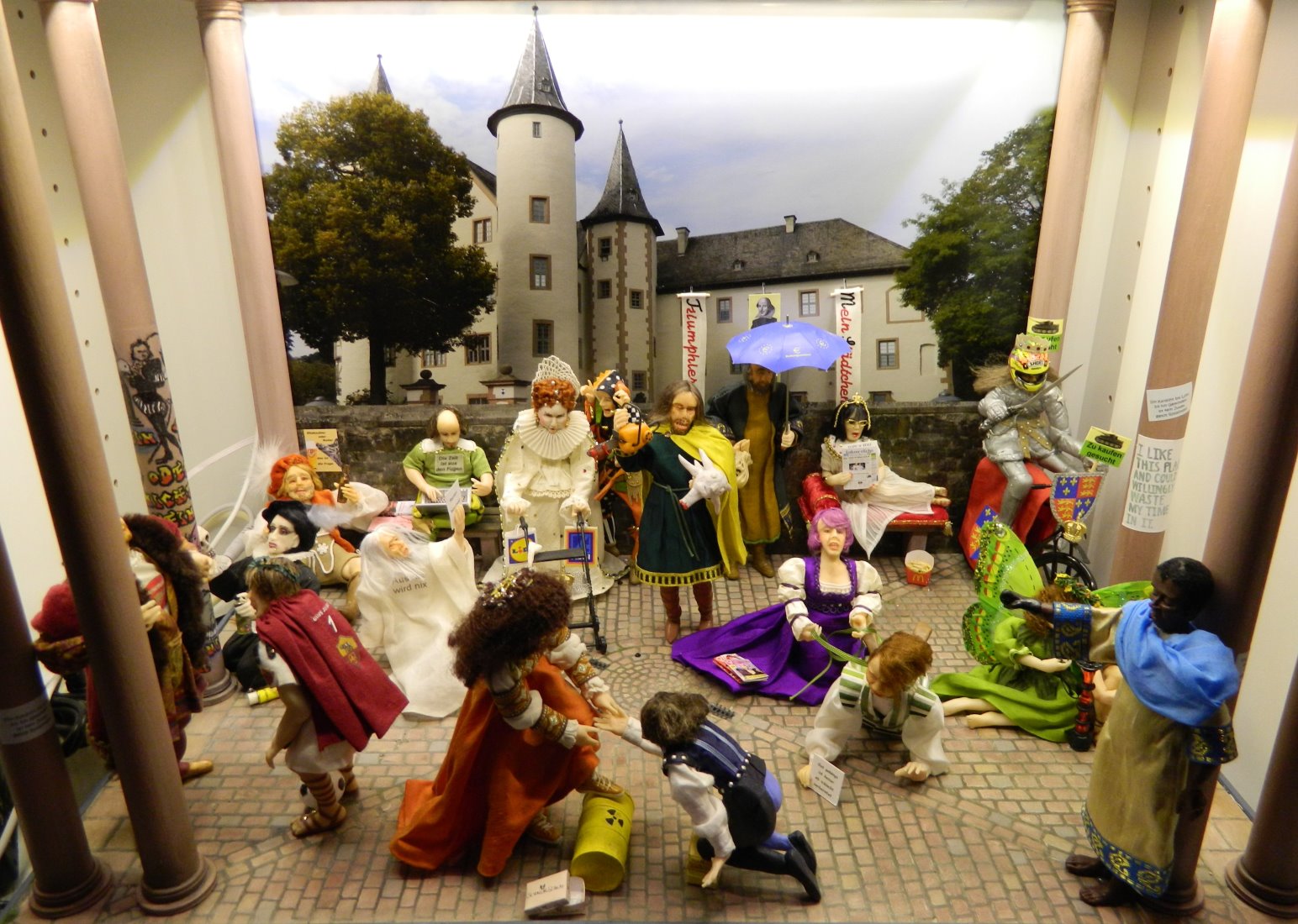 Wir schreiben das Jahr 2014 und William Shakespeare feiert seinen 450. Geburtstag. Er feiert nicht in Stratfort und nicht in London. Nein, er feiert fast unbemerkt im kleinen Schloss in unserer fränkischen Heimatstadt Lohr.