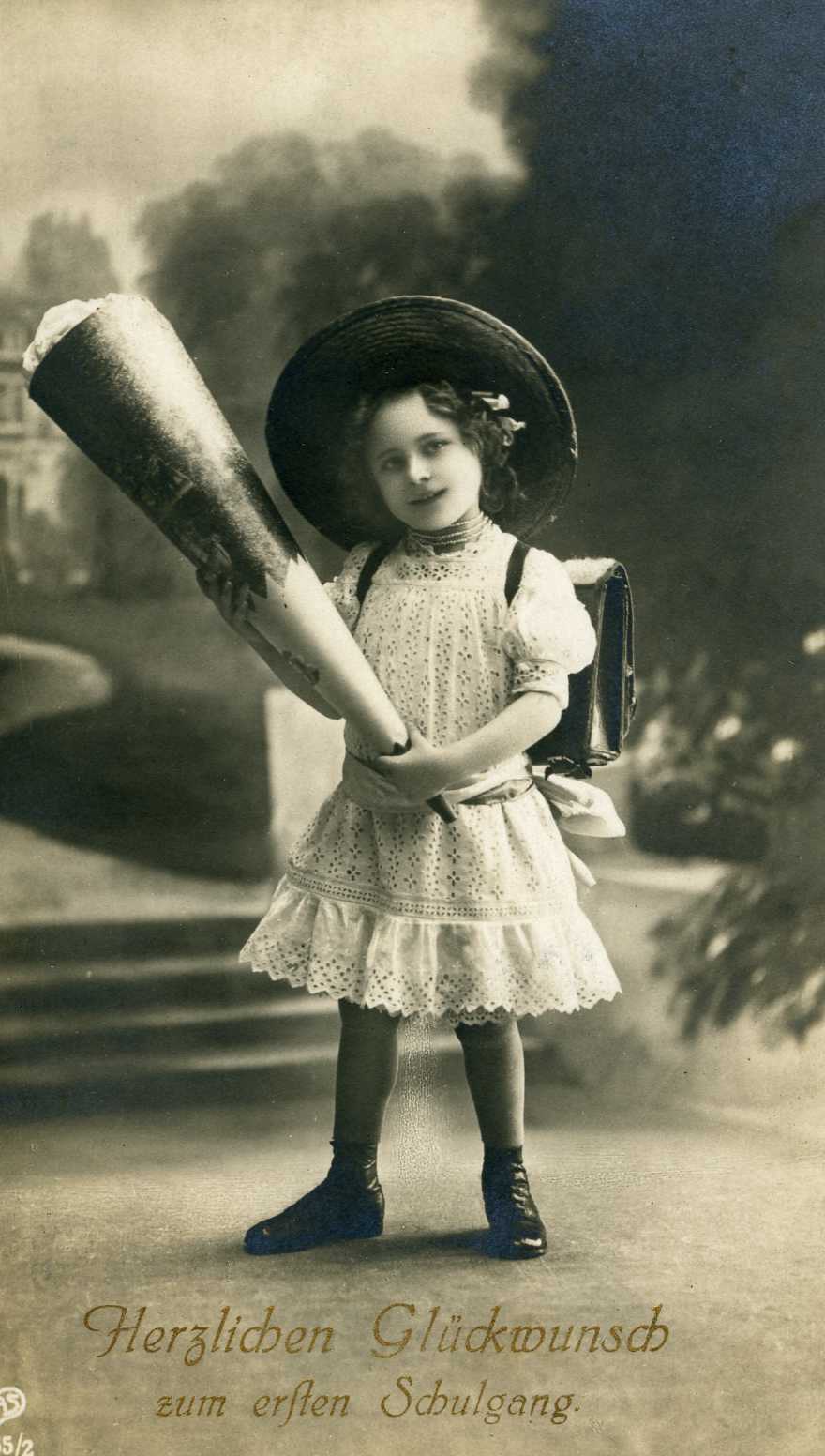 Glckwunsch-Postkarte zum "ersten Schulgang", 1915.