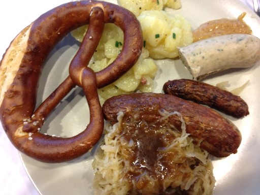 Oktoberfestteller in Schweden