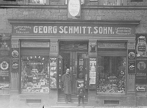 Colonialwarengeschft in der Lohrer Hauptstrasse um 1900