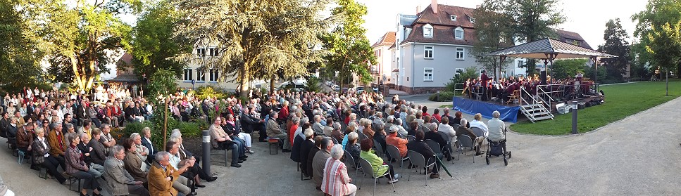 Serenade der Stadtkapelle Lohr a. main in der Städtischen Anlage