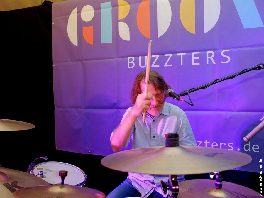 groove_buzzters___132.jpg