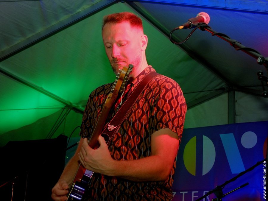 groove_buzzters___193.jpg