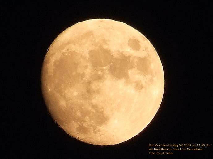 Der Mond am 5.6.2009 um 21.58 Uhr