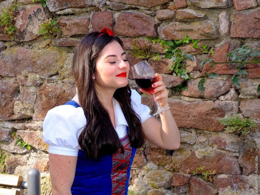 snowwhiteweinfest__001a.jpg